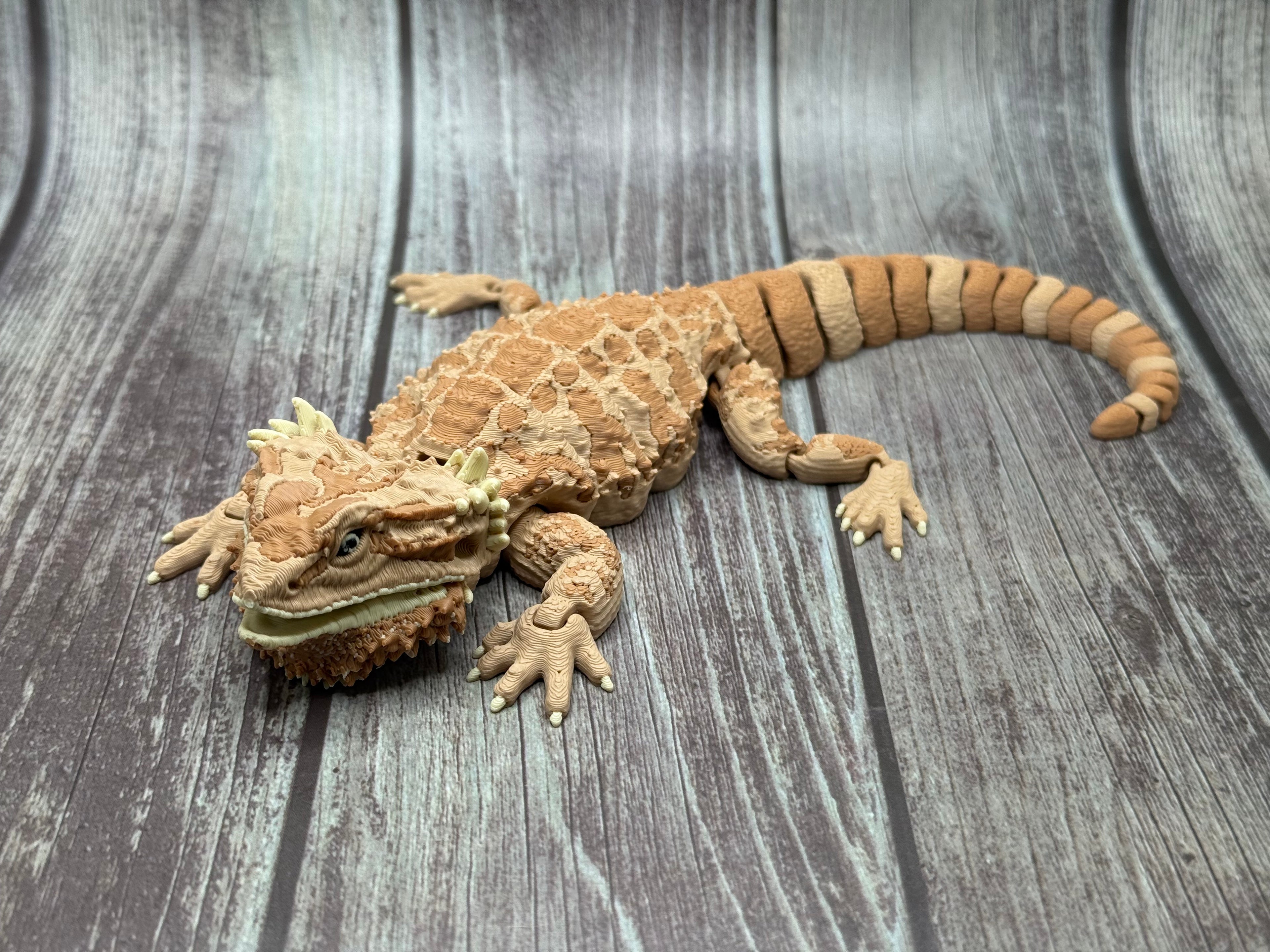 Realistic Articulating Bearded Dragon - 3D Printed