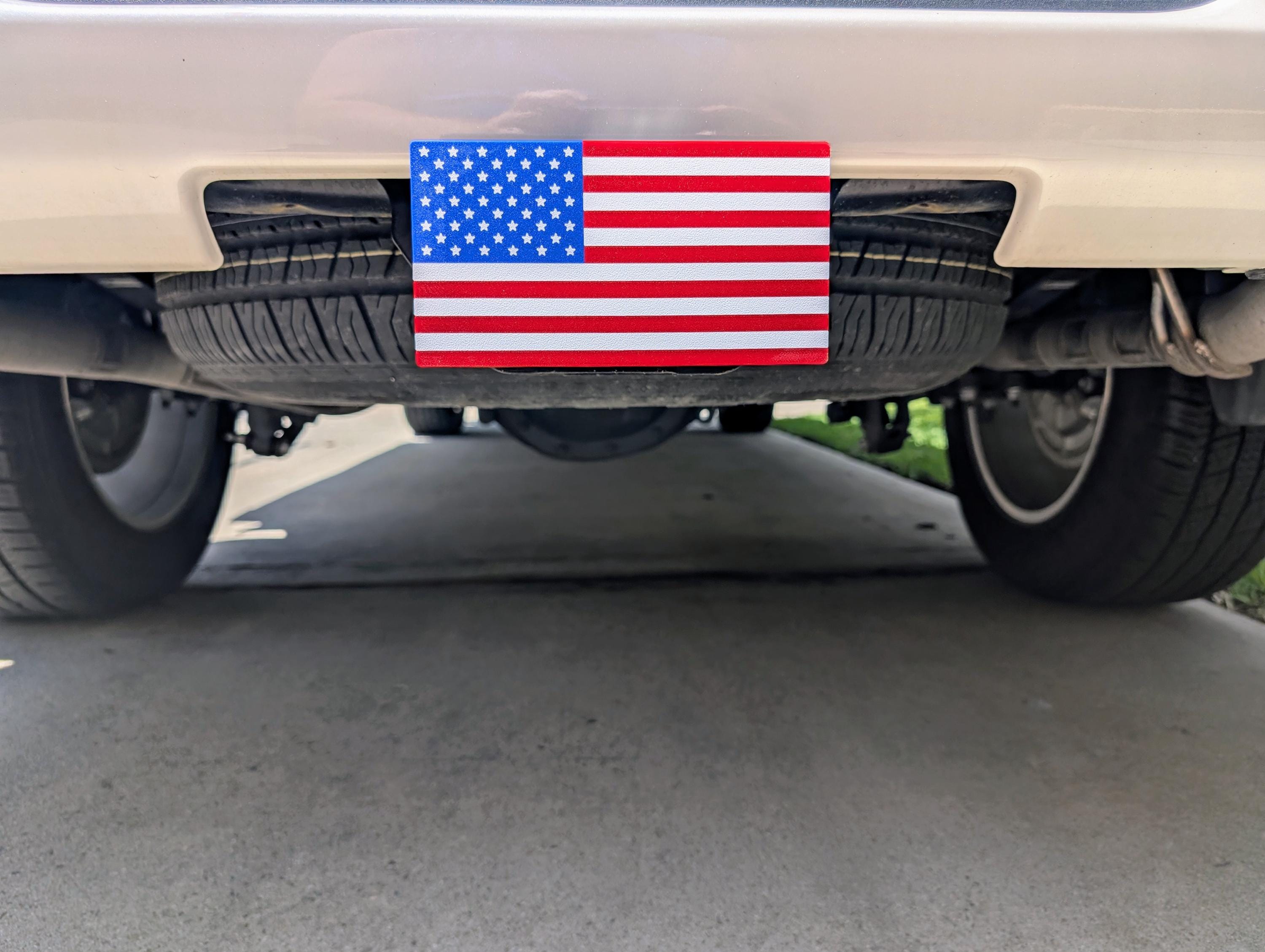 USA Flag Trailer Hitch Cover with Pin – Patriotic Truck Accessory for Cars & SUVs