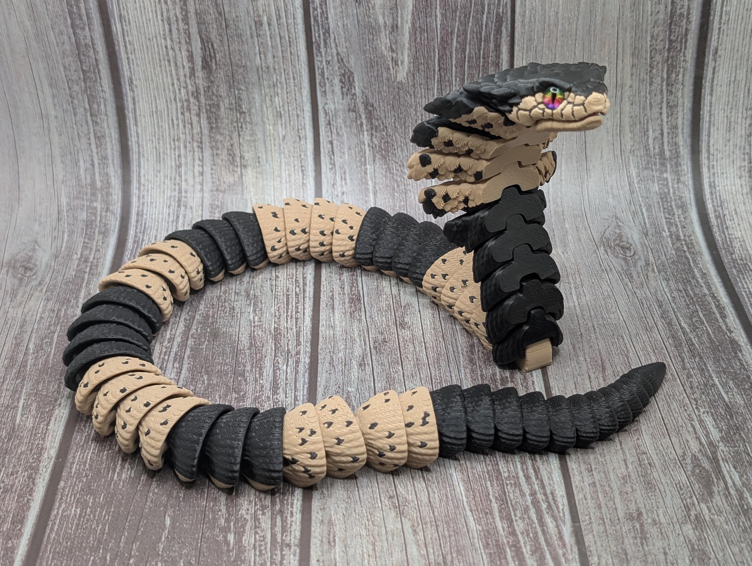 Articulated Cobra w/stand - 3D Printed