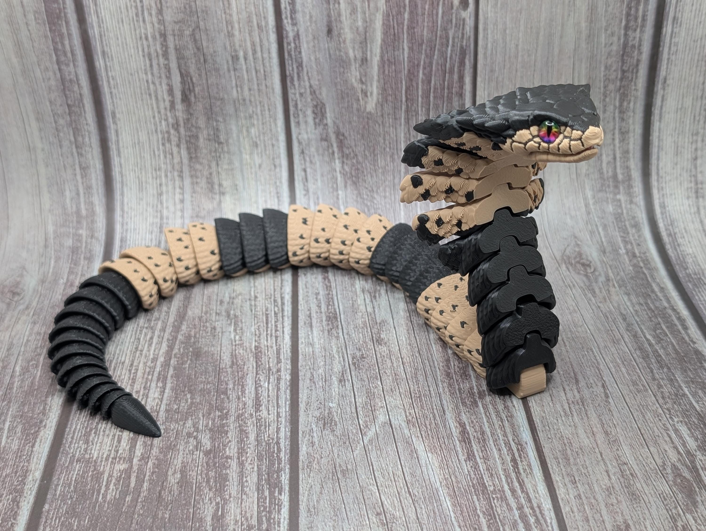 Articulated Cobra w/stand - 3D Printed