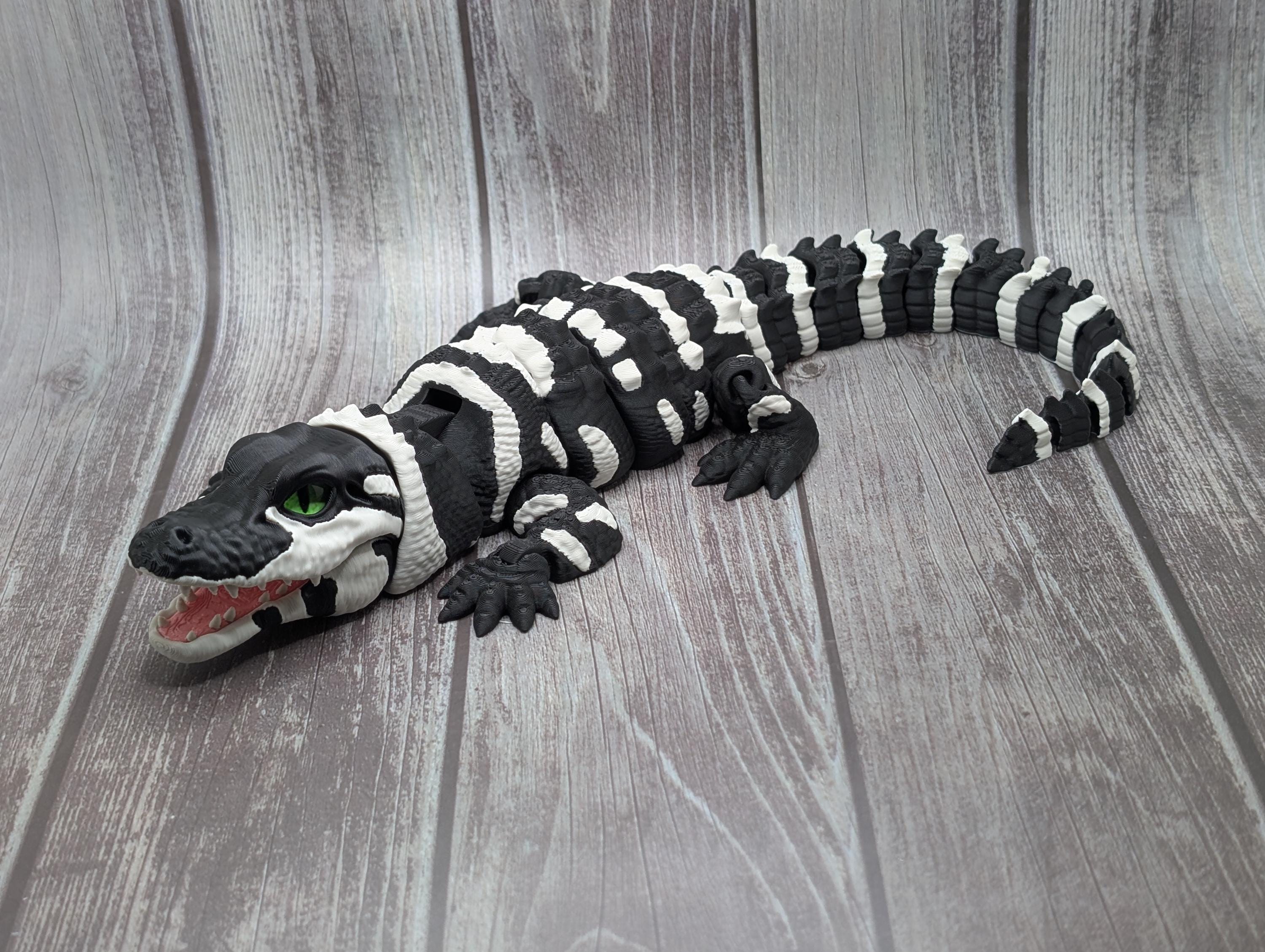 Articulated Alligator with glass eyes and opening mouth - 3D Printed