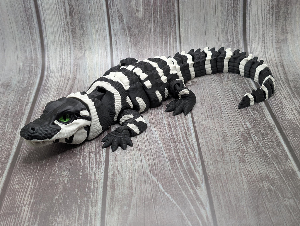 Articulated Alligator with glass eyes and opening mouth - 3D Printed