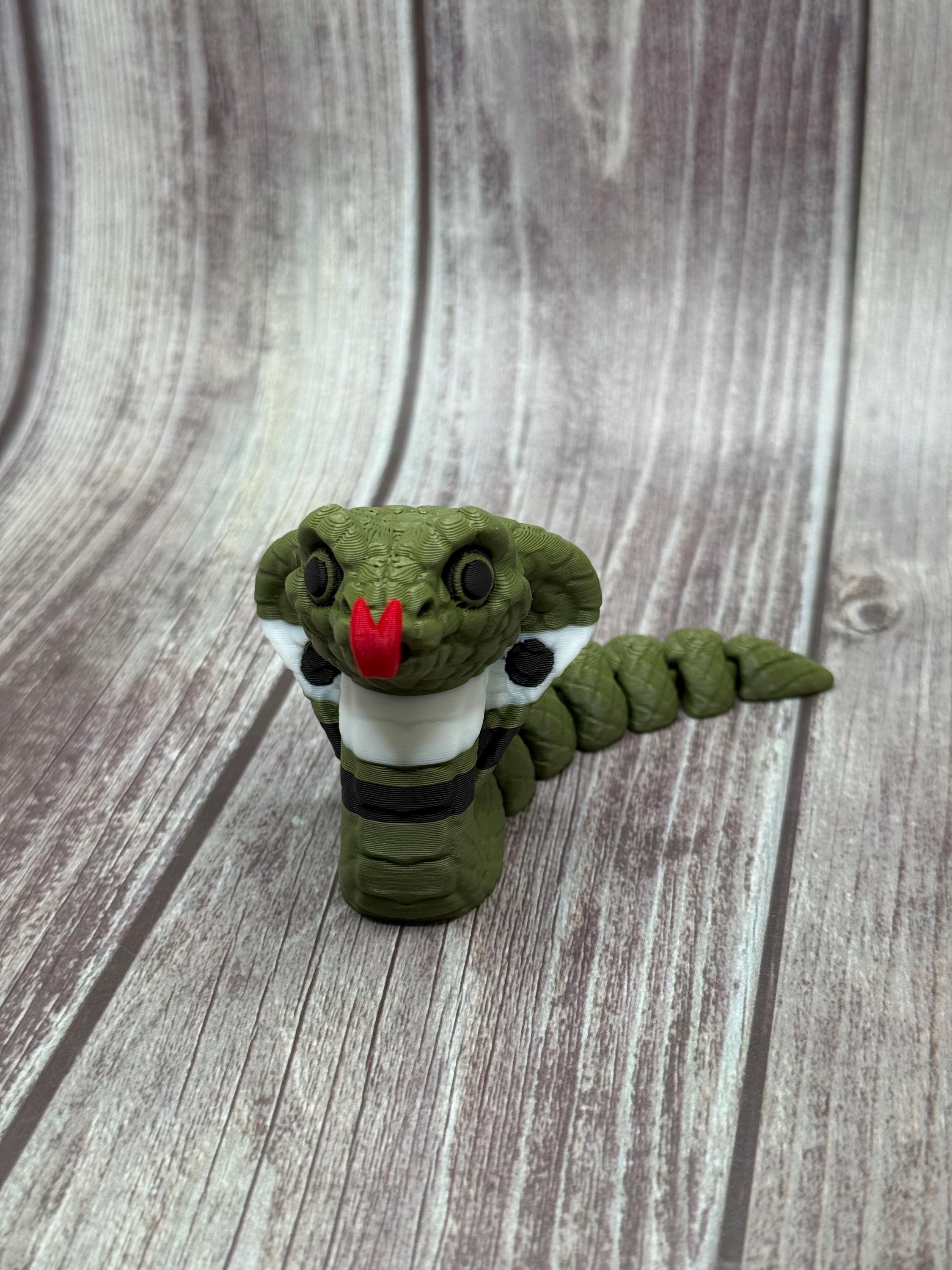 Articulated Reptile Chibi style, 3D Printed
