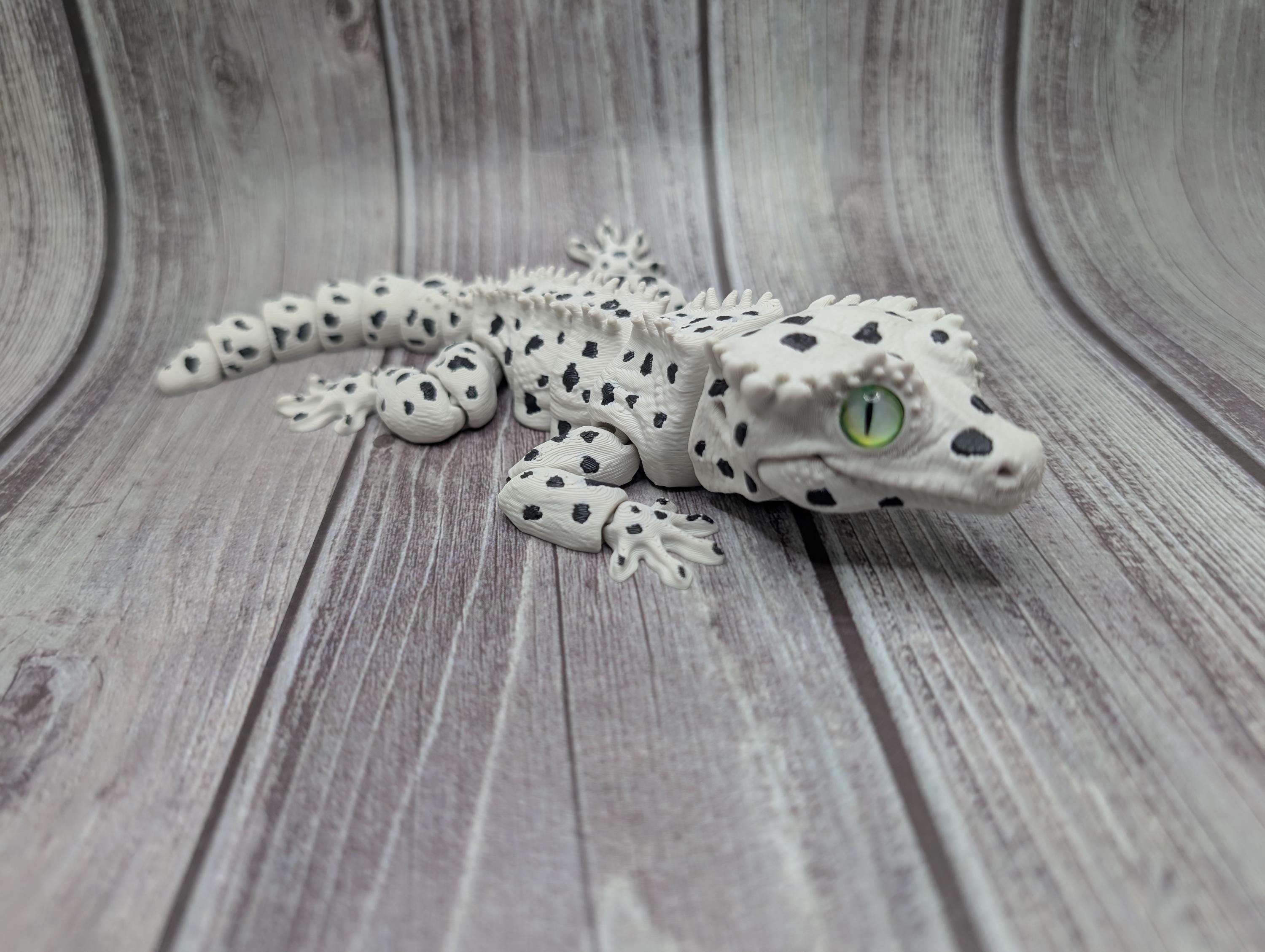 Realistic Articulated Crested Gecko Dalmatian - 3D Printed