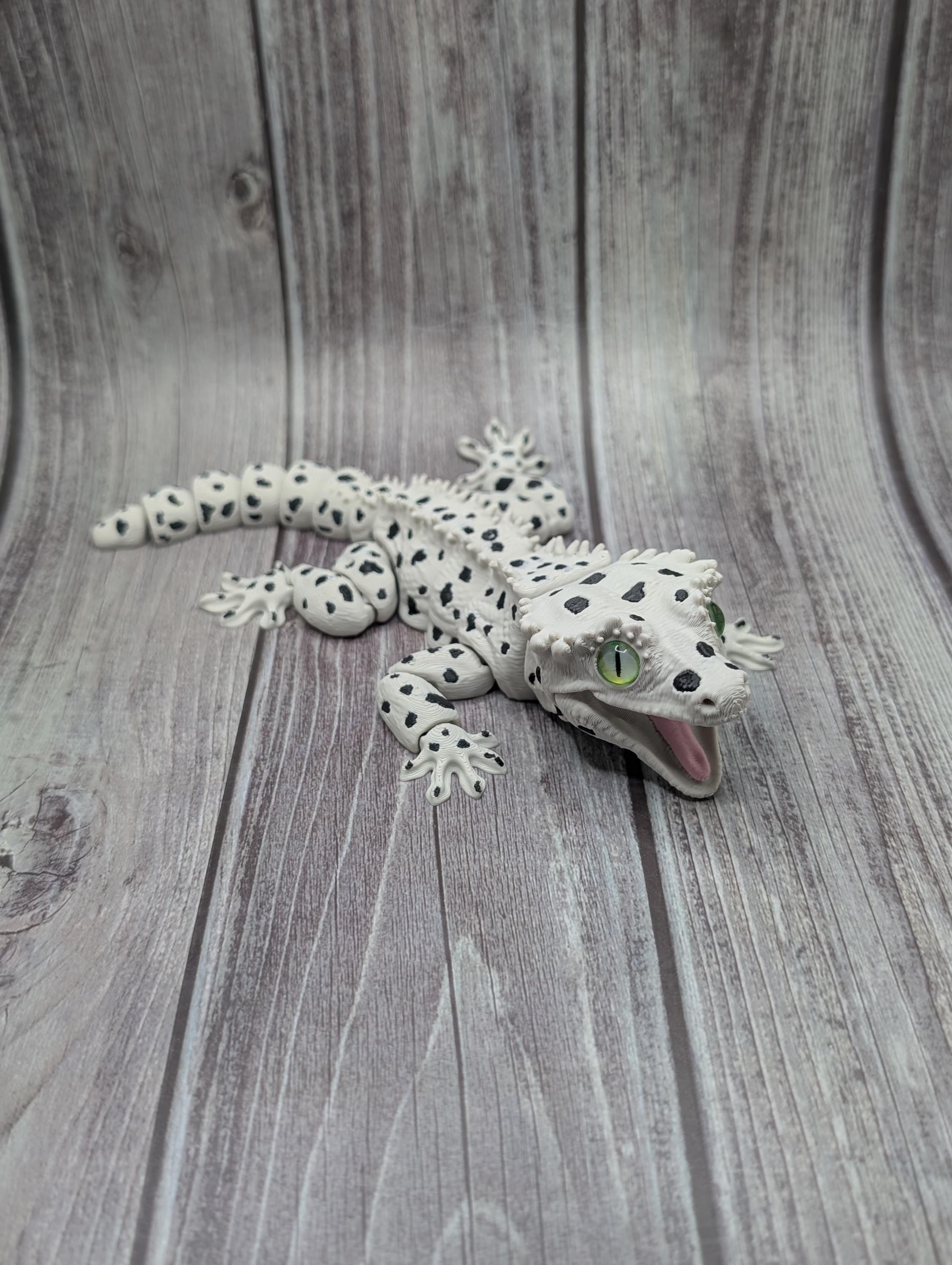 Realistic Articulated Crested Gecko Dalmatian - 3D Printed