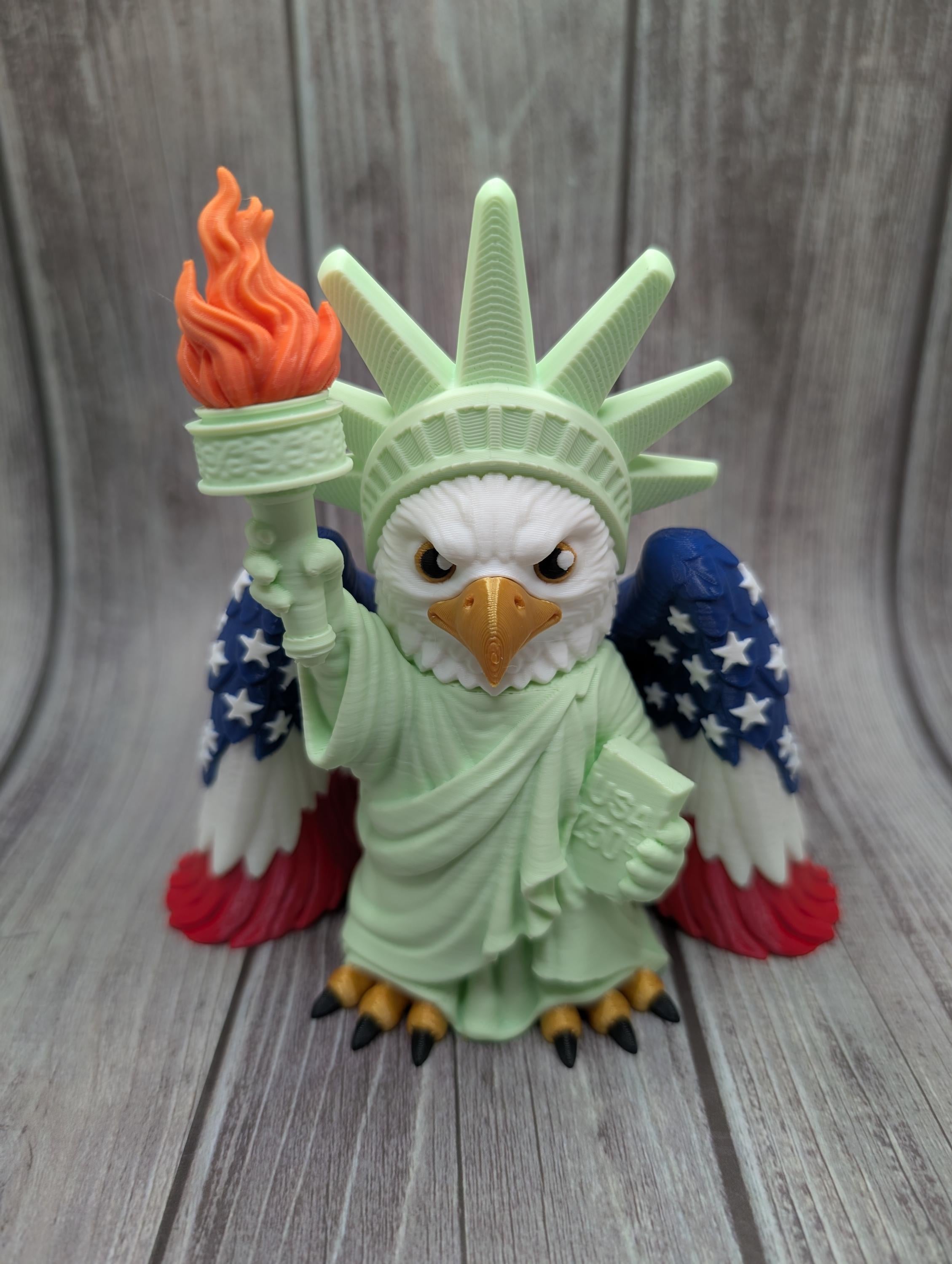 3D Printed Liberty Eagle | Patriotic Eagle Decor | American Flag Gift | USA Desk Decor